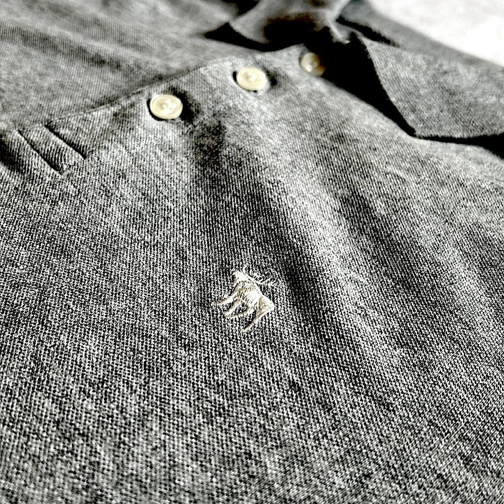 A grey abercrombie shirt ,medium sized and very easy to style. - Picture 3 of 4